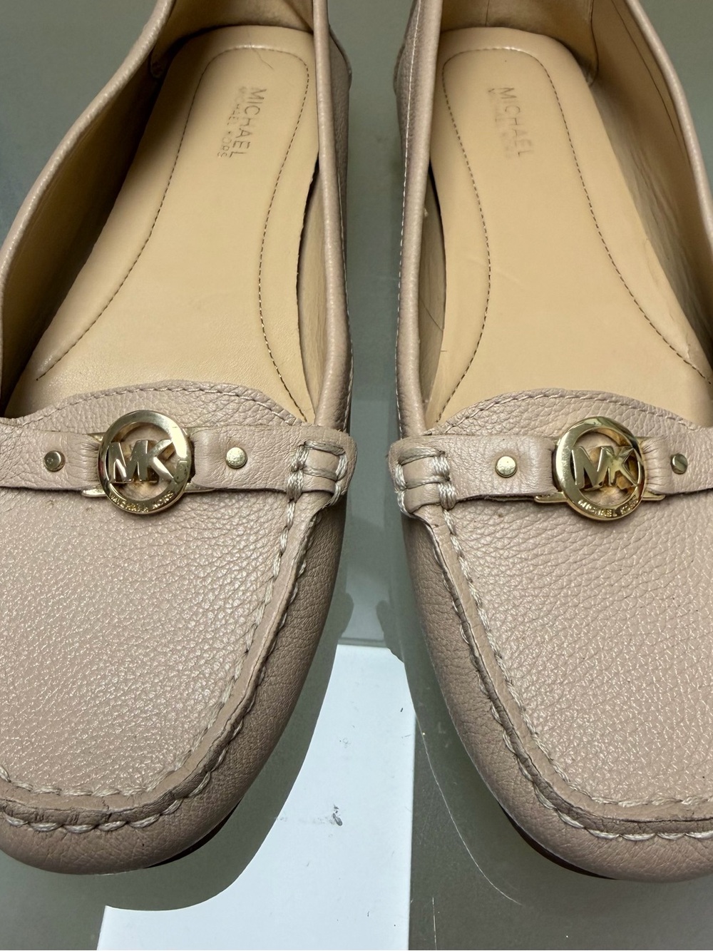 Michael Kors Women's tan Leather Moccasin Loafers - Picture 7 of 7